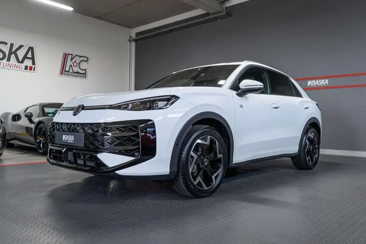 Neu VW T-Roc R-line 150 PS (110 kW) 2026 Pure white SUV