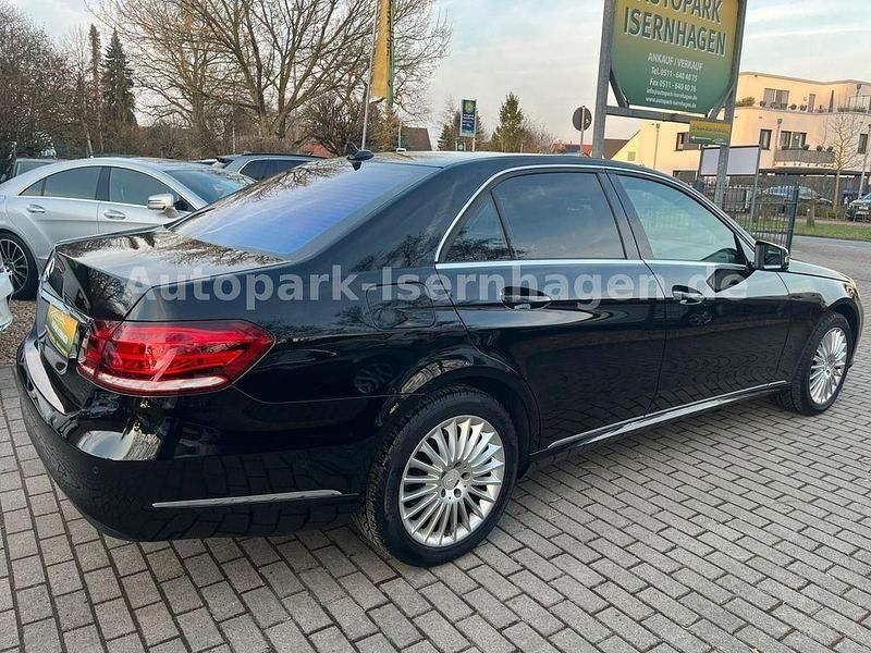 Gebraucht Mercedes E200 Elegance 184 PS (135 kW) 2014 Schwarz Limousine