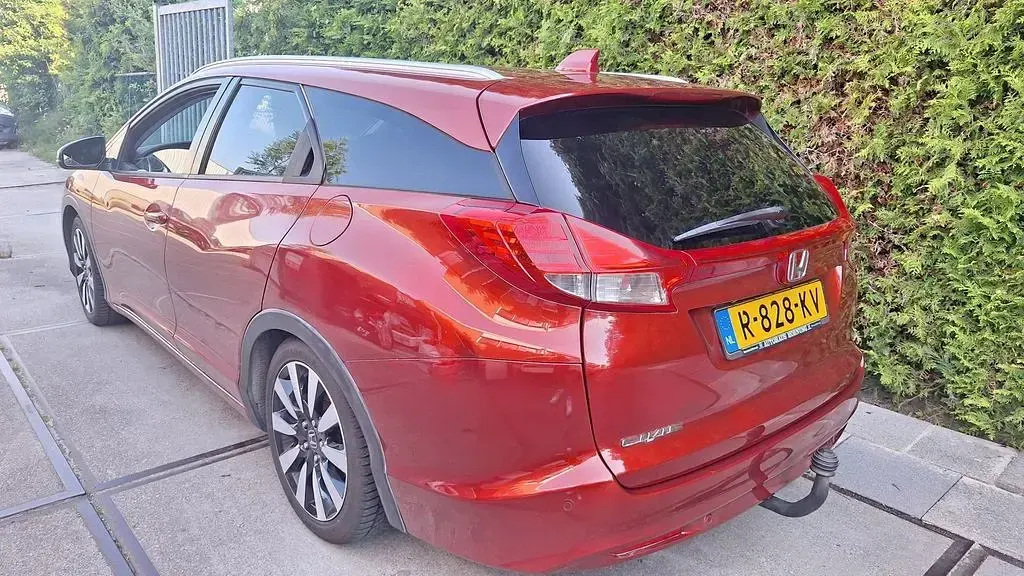 Gebraucht Honda Civic Executive 120 PS (88 kW) 2014 Rot Kombi