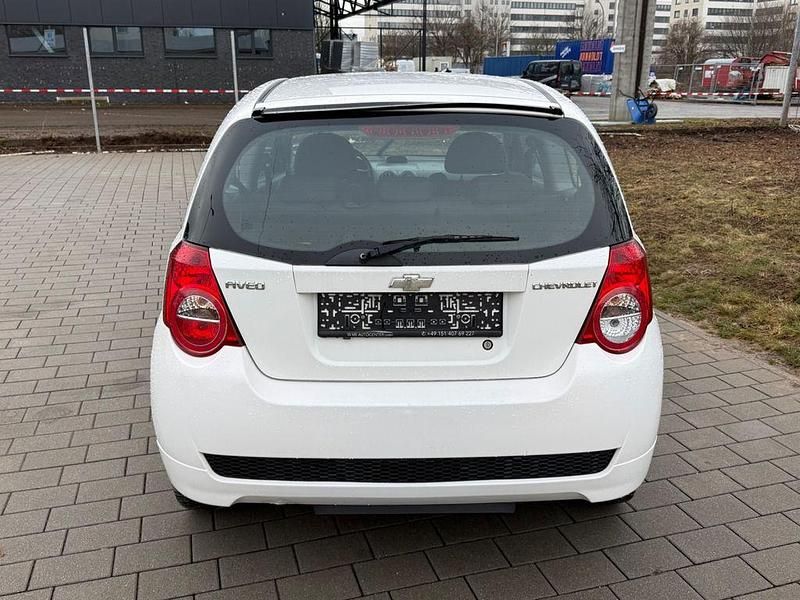 Gebraucht Chevrolet Aveo 84 PS (61 kW) 2010 Weiß Kleinwagen