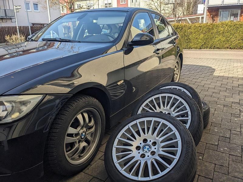 Gebraucht BMW 320 Advantage 177 PS (130 kW) 2008 Schwarz Limousine