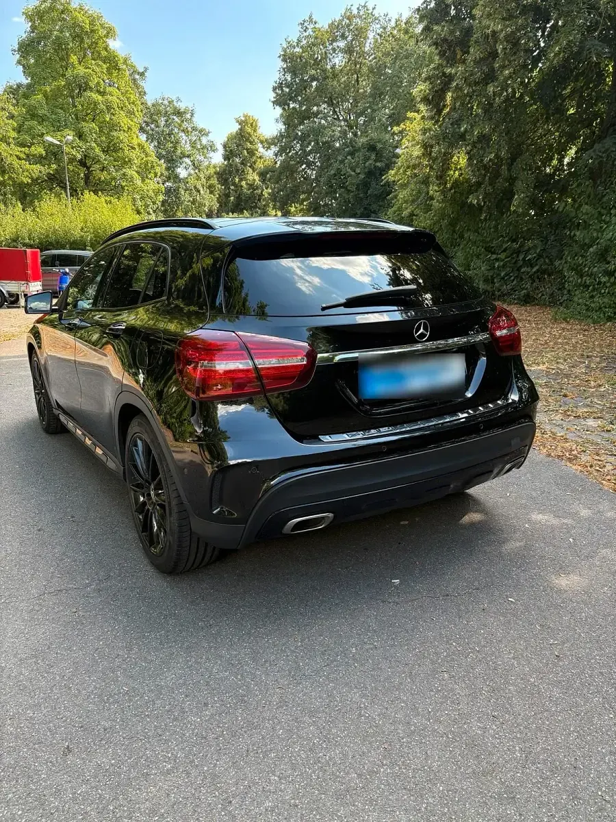 Gebraucht Mercedes GLA250 Style 211 PS (155 kW) 2019 Schwarz SUV