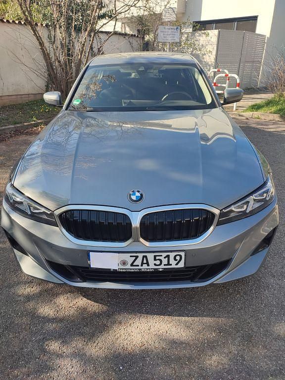 Gebraucht BMW 318 156 PS (114 kW) 2024 Silber Limousine