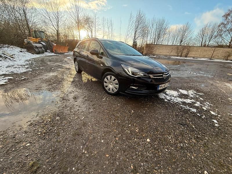 Gebraucht Opel Astra 136 PS (100 kW) 2018 Blau Kombi