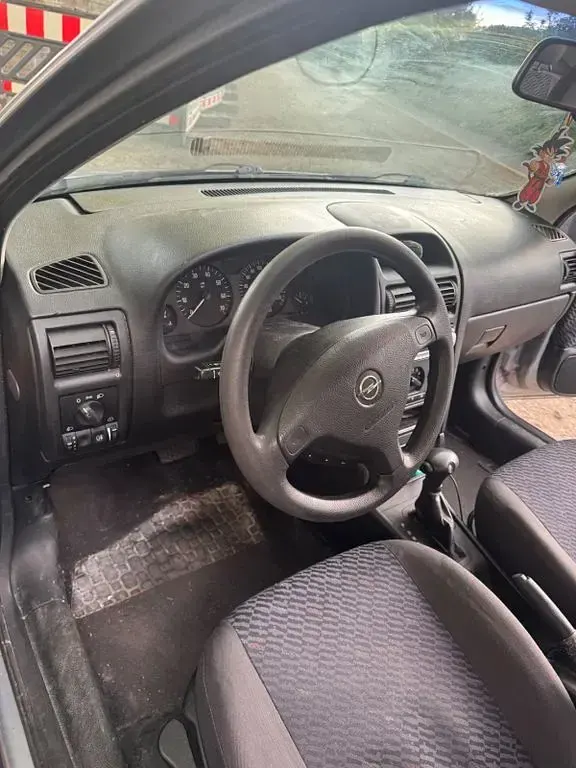 Gebraucht Opel Astra 101 PS (74 kW) 2001 Silber Limousine