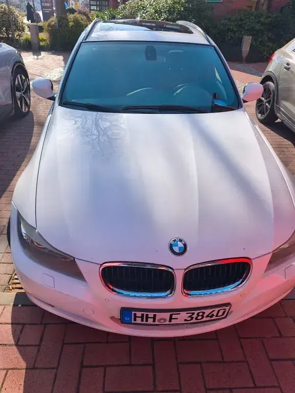 Gebraucht BMW 320 Lifestyle 184 PS (135 kW) 2011 Weiß Kombi