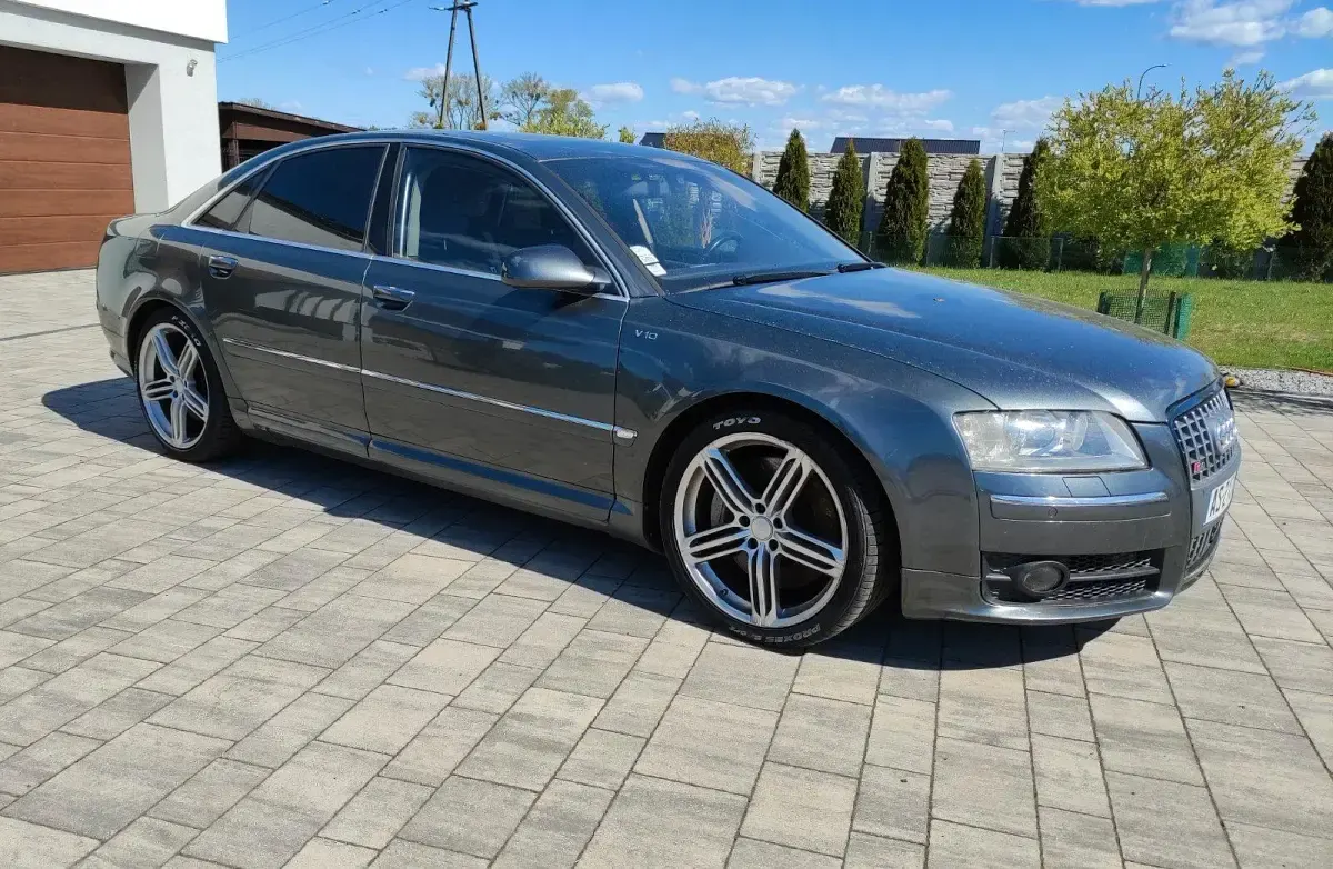 Second-hand Audi S8 450 CP (330 kW) 2007 Berlinǎ