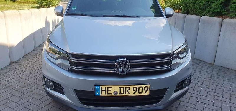 Silber Gebraucht 2017 VW Tiguan Sportline SUV | 18.850 € (Fairer Preis) - Bild 1/4