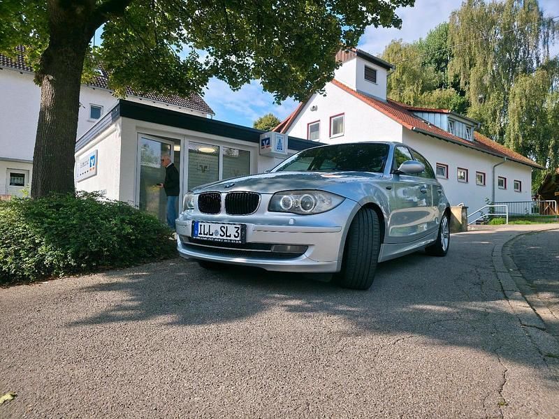 Gebraucht BMW 118 147 PS (108 kW) 2007 Silber Kleinwagen