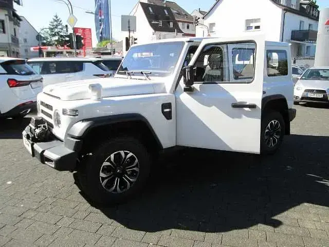 Nowe BAW 212 166 KM (122 kW) 2026 Biały SUV
