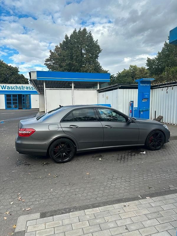 Gebraucht Mercedes E200 Avantgarde 184 PS (135 kW) 2012 Grau Limousine