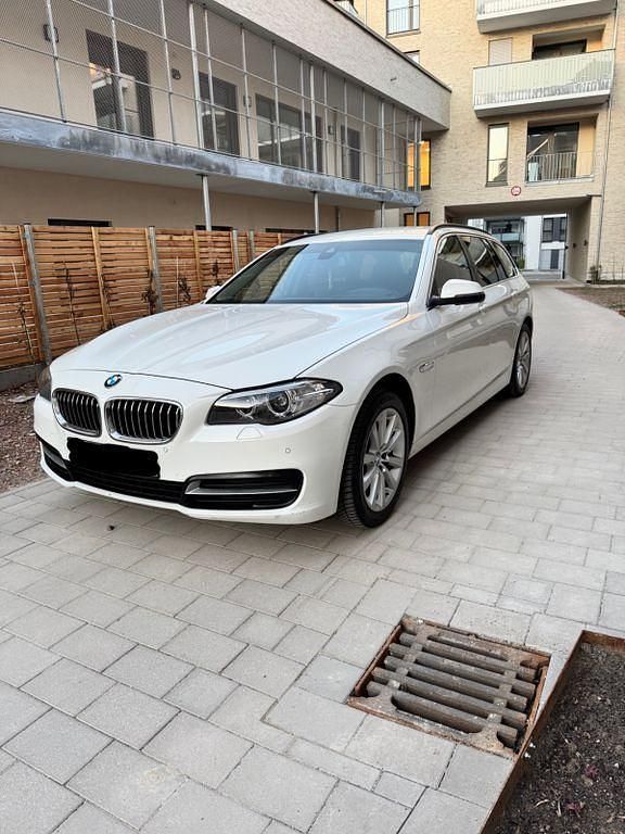 Używany BMW 520 Performance 190 KM (139 kW) 2015 Biały Kombi