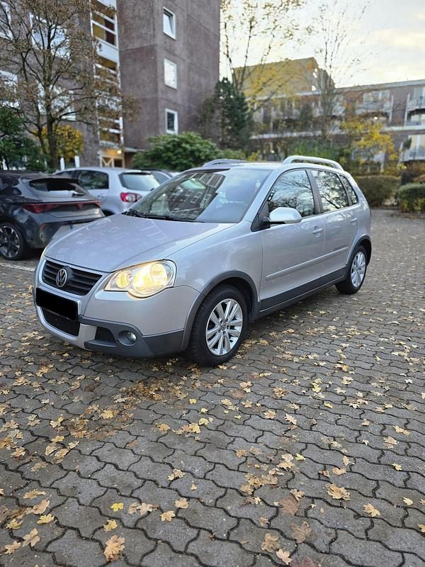 Grau Gebraucht 2006 VW Polo Cross Kleinwagen | 3.100 € (Fairer Preis) - Bild 1/4