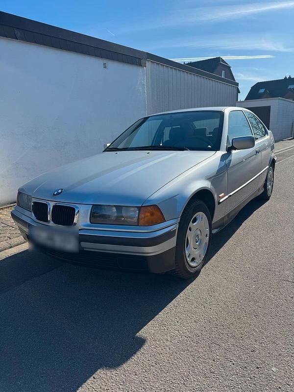 Second-hand BMW 316 1996 Gri Berlinǎ