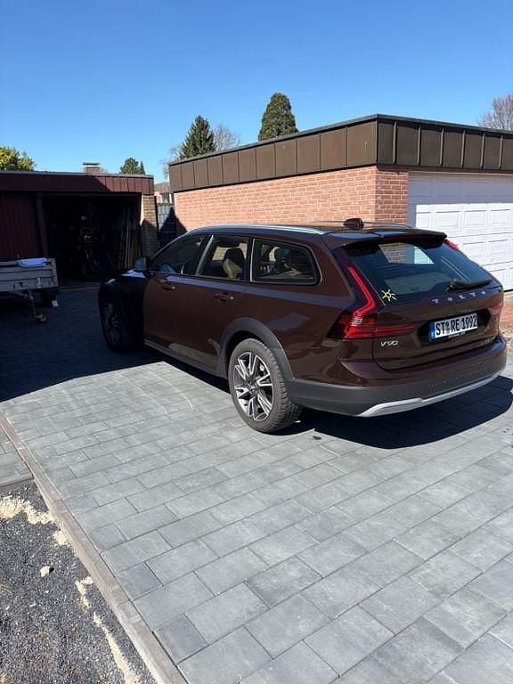 Gebraucht Volvo V90 CC Pro 197 PS (144 kW) 2020 Braun Kombi
