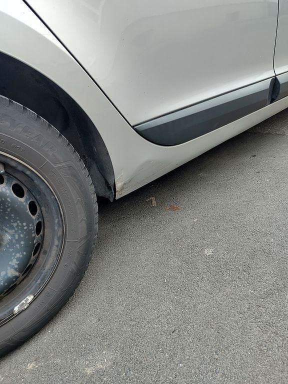 Gebraucht Renault Mégane III Dynamique 106 PS (77 kW) 2012 Grau Limousine