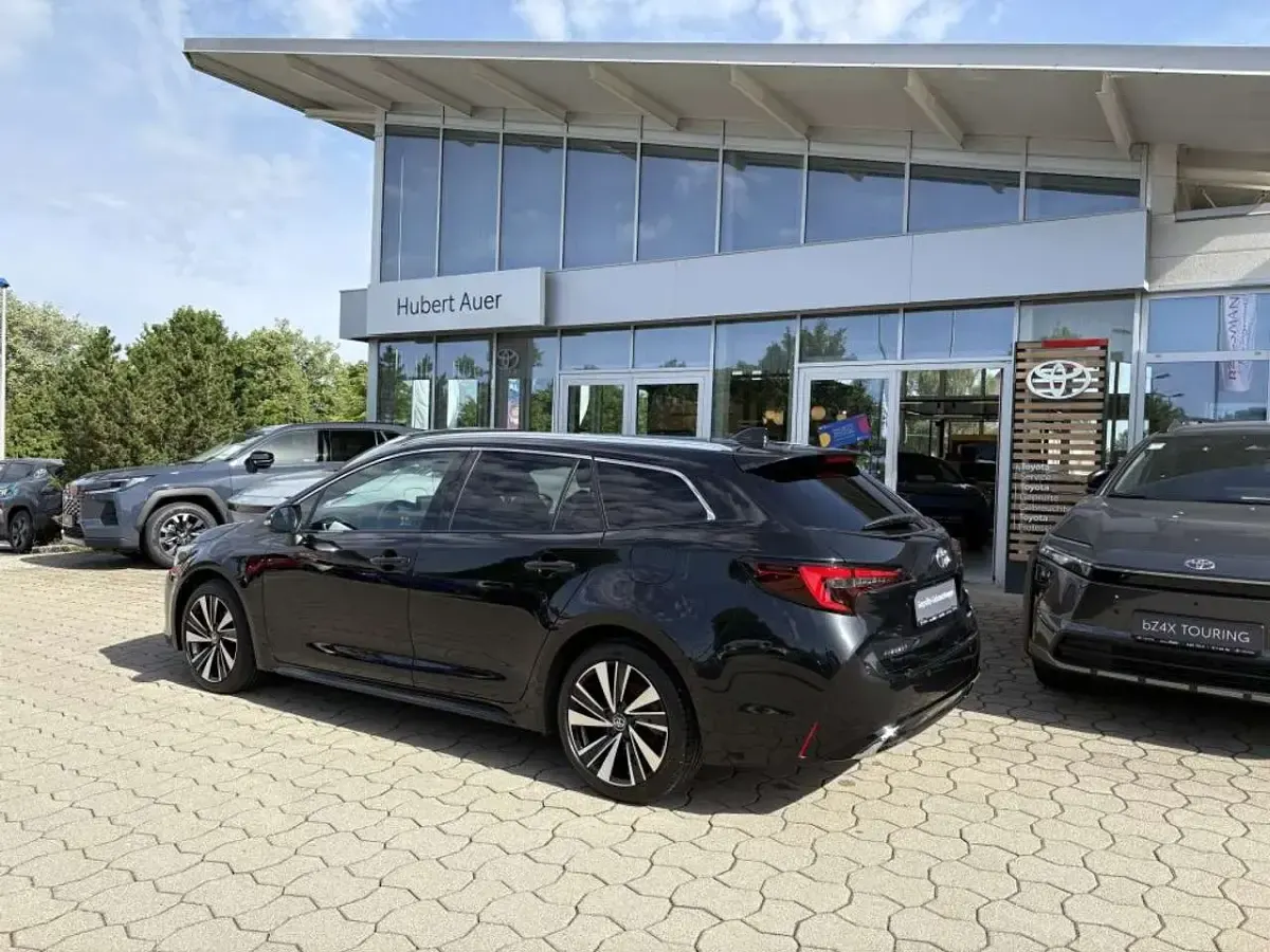 Gebraucht Toyota Corolla 140 PS (102 kW) 2025 Mysticschwarz mica Kombi