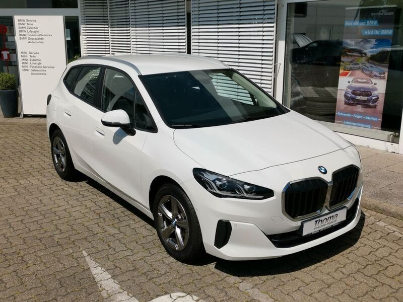 Weiß Gebraucht 2022 BMW 218 Active Tourer Van / Kleinbus | 29.890 € (Etwas zu teuer) - Bild 1/4