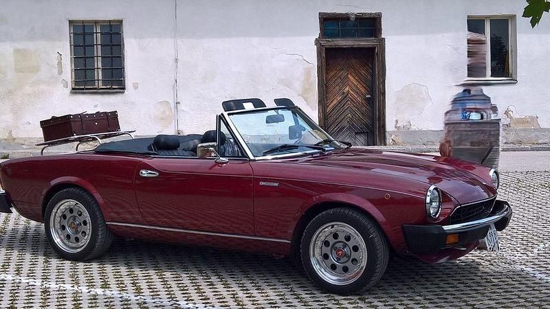 Rot Gebraucht 1984 Fiat 124 Spider Cabrio | 31.500 € - Bild 1/3