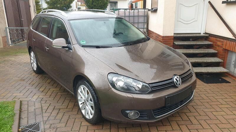 Braun Gebraucht 2011 VW Golf VI Kombi | 4.000 € (Etwas zu teuer) - Bild 1/4