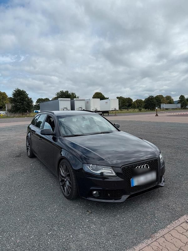 Schwarz Gebraucht 2011 Audi A4 Kombi | 9.150 € (Fairer Preis) - Bild 1/4