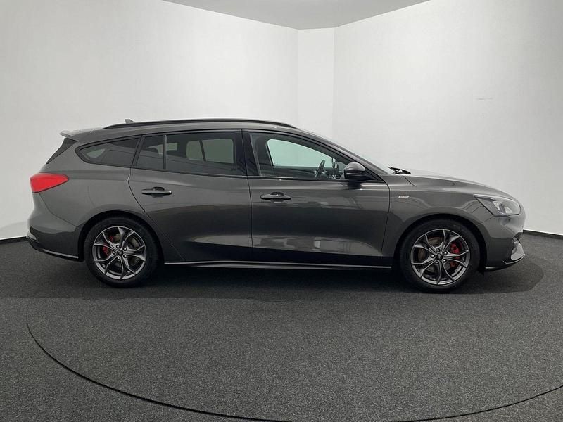 Gebraucht Ford Focus ST-Line X 155 PS (114 kW) 2021 Grau Limousine