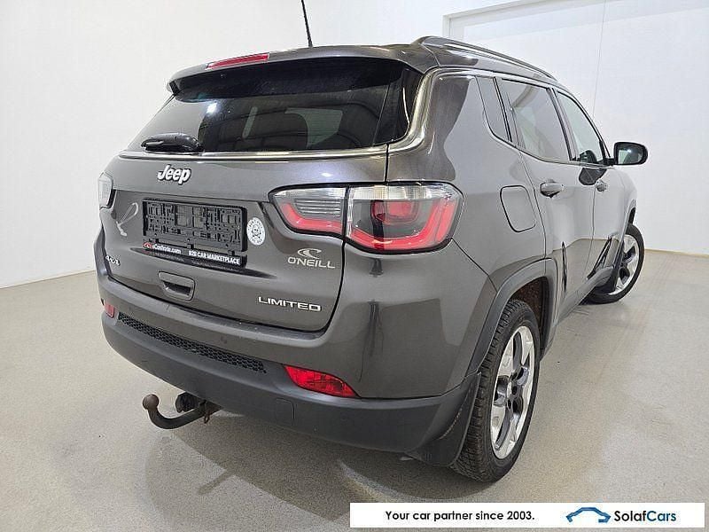 Gebraucht Jeep Compass Limited 140 PS (102 kW) 2017 Grau SUV