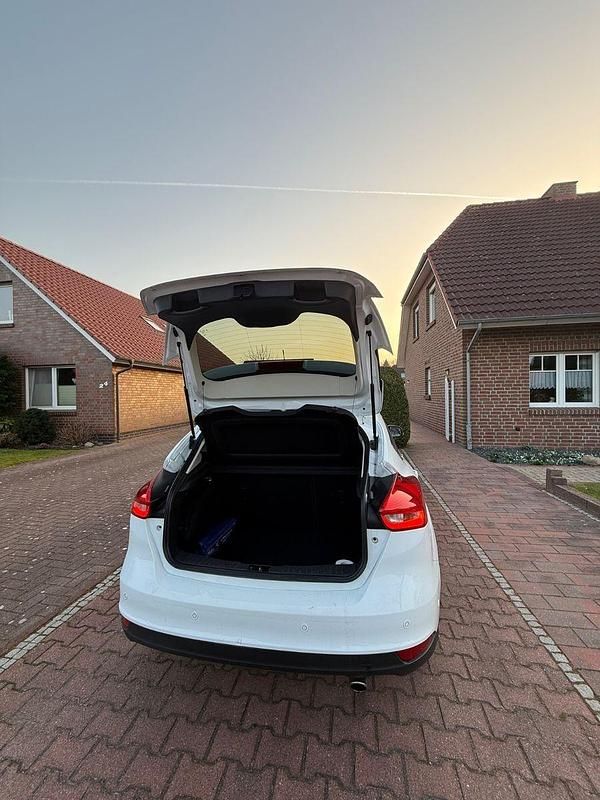 Gebraucht Ford Focus Business Edition 150 PS (110 kW) 2016 Weiß Limousine