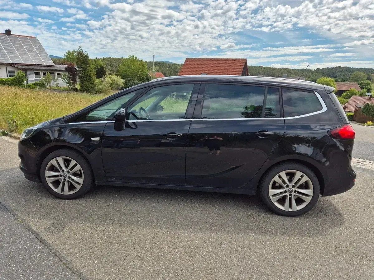 Gebraucht Opel Zafira Ultimate 170 PS (125 kW) 2018 Schwarz Van / Kleinbus