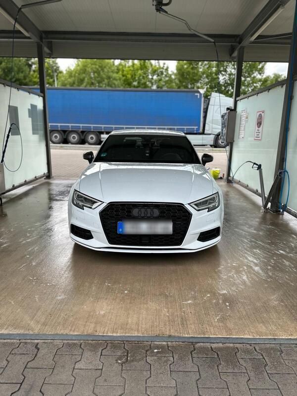 Weiß Gebraucht 2019 Audi A3 Comfort Limousine | 16.250 € (Superpreis) - Bild 1/4