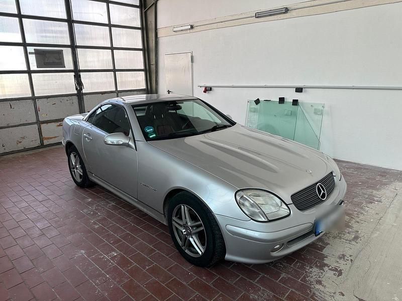 Silber Gebraucht 2001 Mercedes SLK200 Cabrio | 3.350 € (Fairer Preis) - Bild 1/4