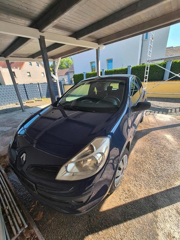 Blau Gebraucht 2008 Renault Clio II Limousine | 2.990 € - Bild 1/4