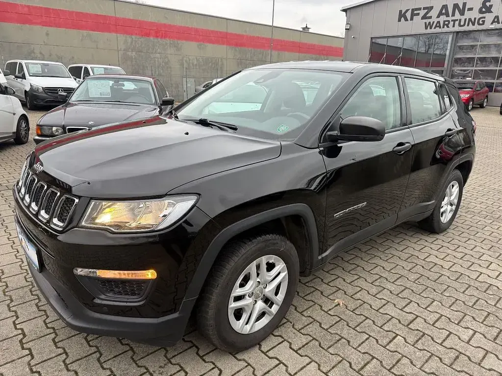 Gebraucht Jeep Compass Sport 140 PS (102 kW) 2018 Schwarz SUV