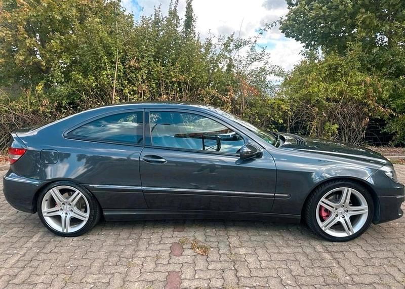 Gebraucht Mercedes CLC200 184 PS (135 kW) 2009 Grau Kleinwagen