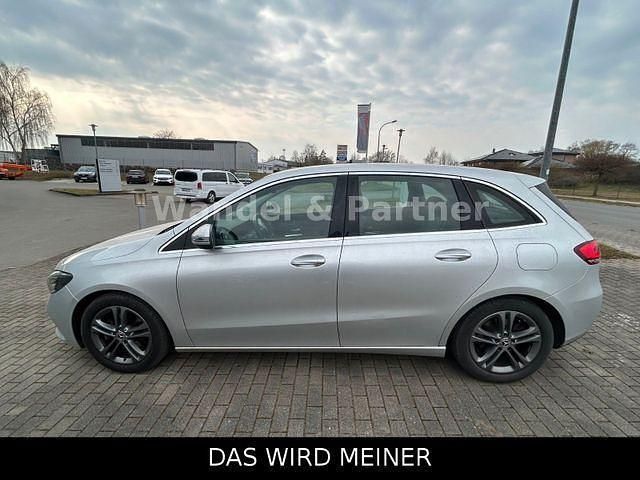 Gebraucht Mercedes B200 163 PS (119 kW) 2020 Silber Van / Kleinbus