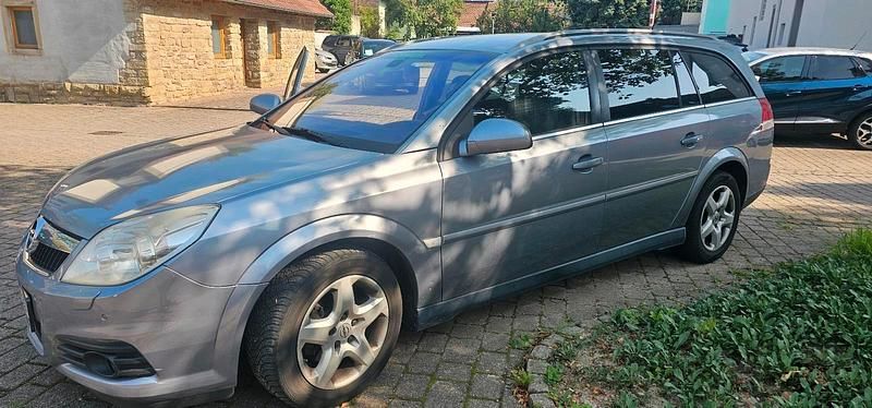 Grau Gebraucht 2007 Opel Vectra Kombi | 999 € (Fairer Preis) - Bild 1/4