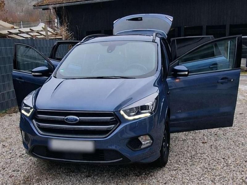 Gebraucht Ford Kuga ST-Line 179 PS (131 kW) 2018 Blau SUV