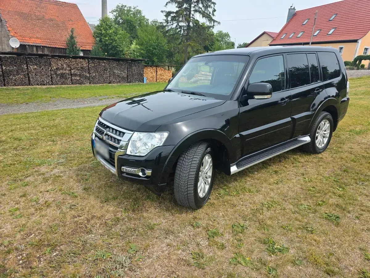 Gebraucht Mitsubishi Pajero 190 PS (139 kW) 2016 Schwarz SUV