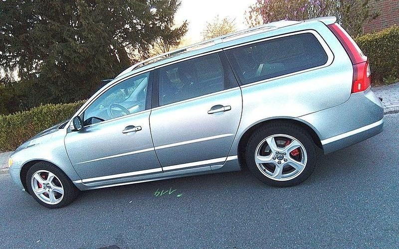 Gebraucht Volvo V70 Momentum 175 PS (128 kW) 2009 Grau Kombi