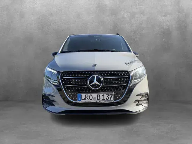 Gebraucht Mercedes V300 Avantgarde 237 PS (174 kW) 2026 Alpingrau Van / Kleinbus