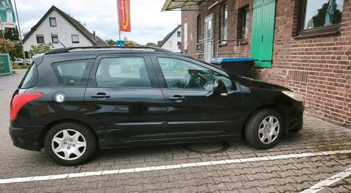 Gebraucht Peugeot 308 SW 140 PS (102 kW) 2011 Schwarz Kombi