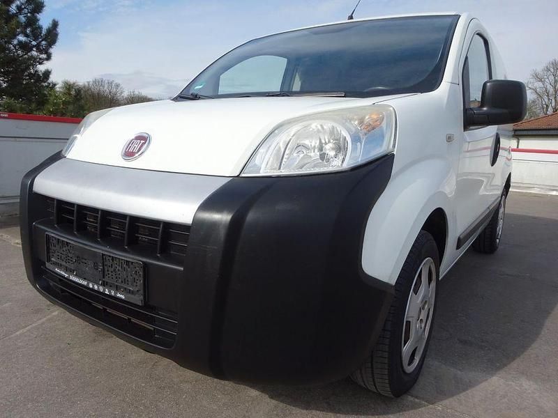 Weiß Gebraucht 2016 Fiat Fiorino Van / Kleinbus | 6.490 € (Teuer) - Bild 1/4