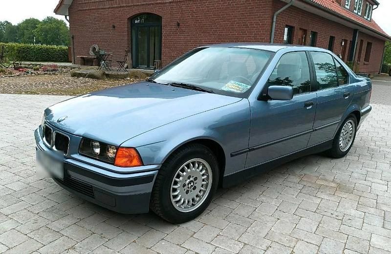 Second-hand BMW 325 143 CP (105 kW) 1993 Mov Berlinǎ