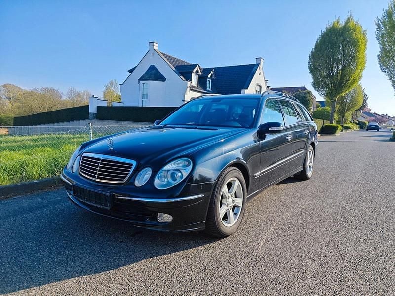 Usata Mercedes E320 Avantgarde 224 CV (164 kW) 2004 Nero Station wagon