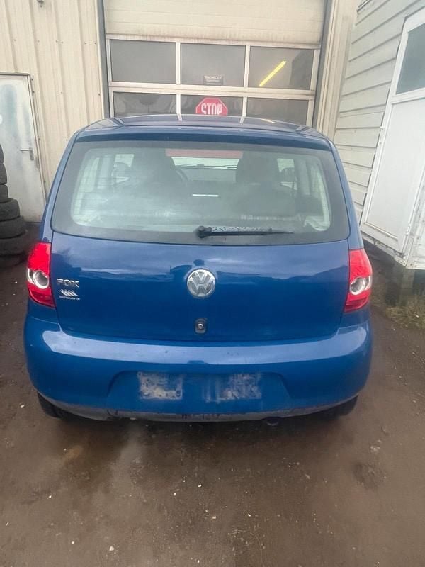 Gebraucht VW Fox 69 PS (50 kW) 2006 Blau Kleinwagen