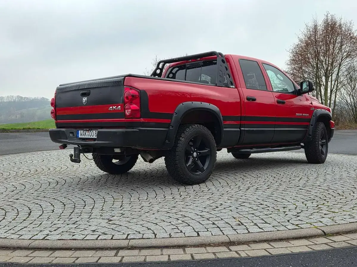 Gebraucht Dodge Ram 349 PS (256 kW) 2007 Rot Pickup