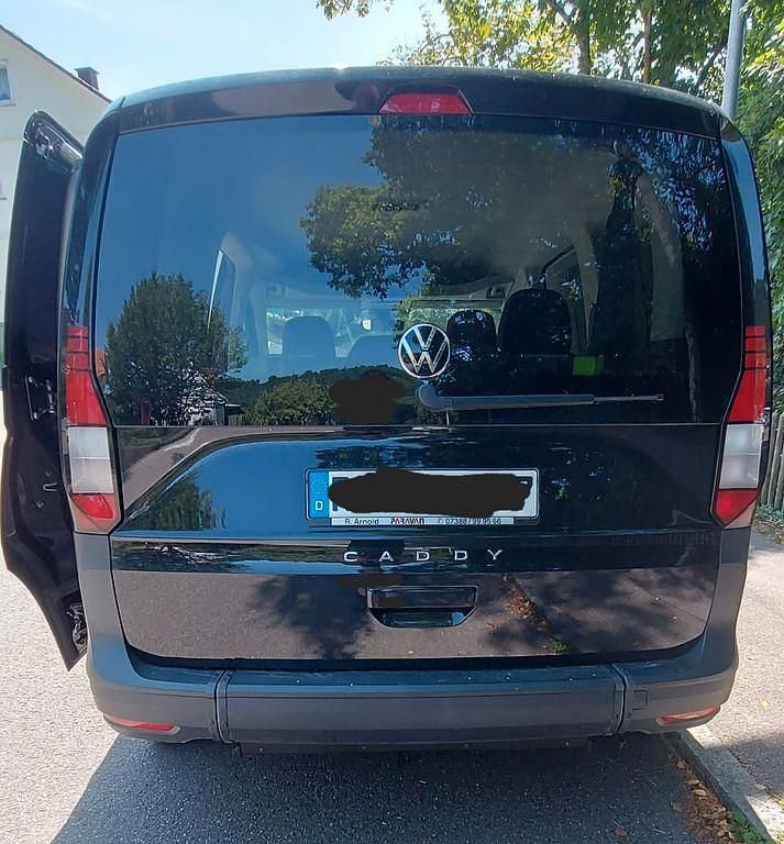 Schwarz Gebraucht 2021 VW Caddy Highline Van / Kleinbus | 32.000 € - Bild 1/4