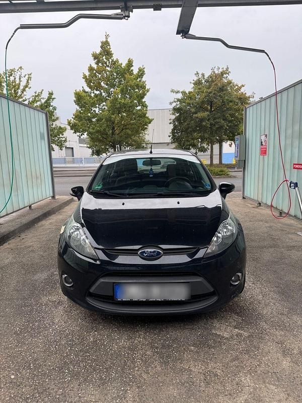 Schwarz Gebraucht 2012 Ford Fiesta Champions Edition Kleinwagen | 2.500 € (Guter Preis) - Bild 1/4