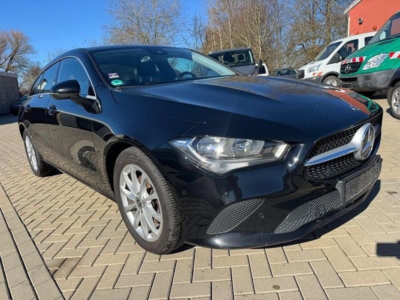 Gebraucht Mercedes CLA200 Shooting Brake 150 PS (110 kW) 2021 Schwarz Kombi