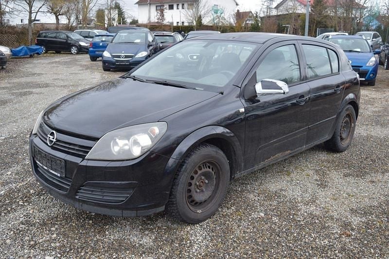 Schwarz Gebraucht 2005 Opel Astra Enjoy Limousine | 400 € (Superpreis) - Bild 1/4